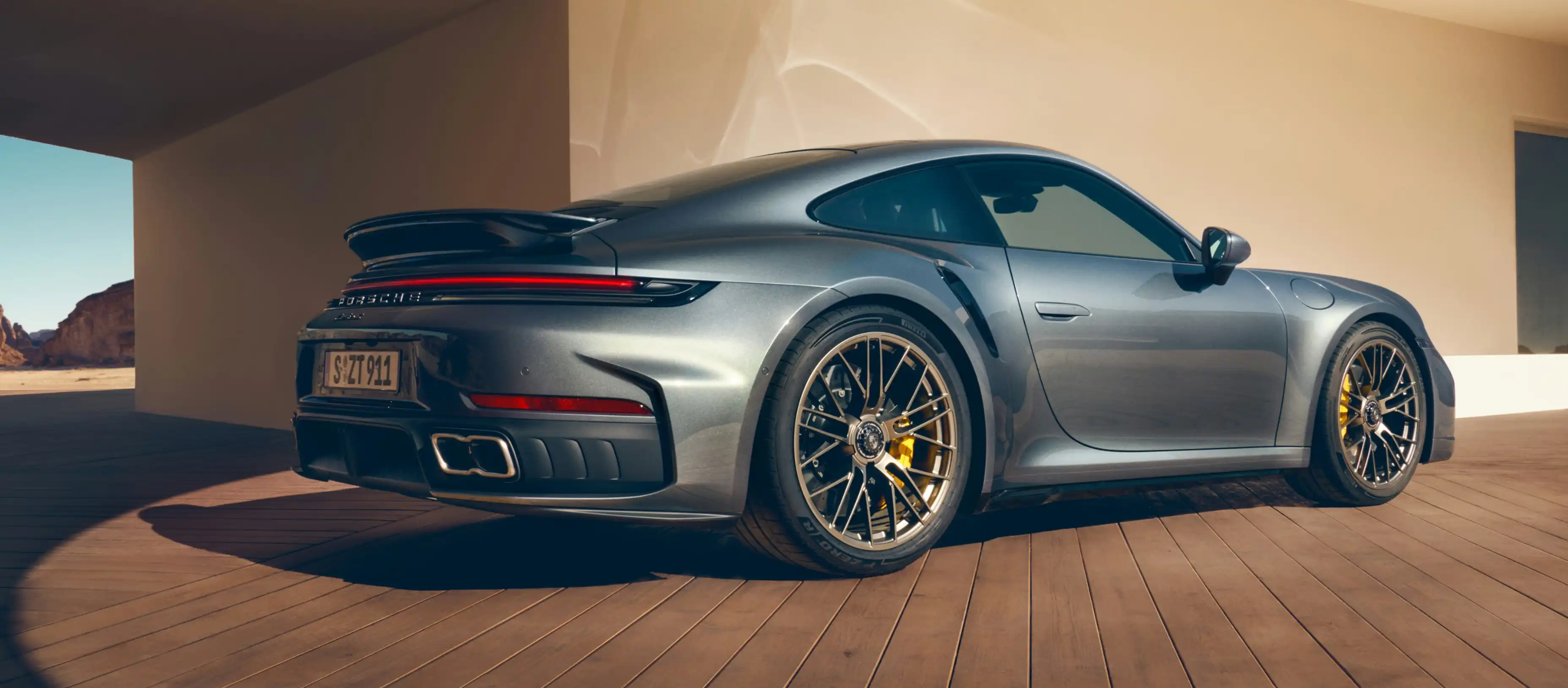 Detailaufnahme eines hochwertigen Produkts – Symbol für Wahrnehmungsarchitektur und die drei Schichten von teurem Gefühl im High-Ticket-Bereich